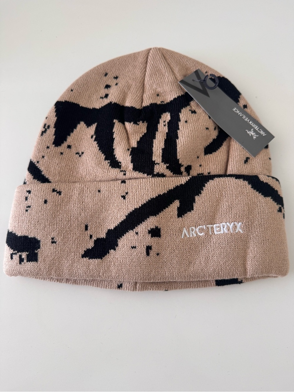 Arc'teryx Kids Beige and Black Patterned Beanie